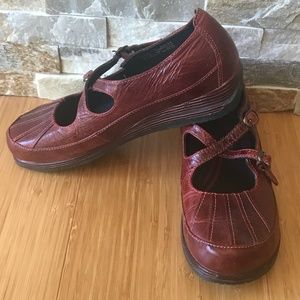 DANSKO Women's Pomegranate  PORTIA MARY JANE